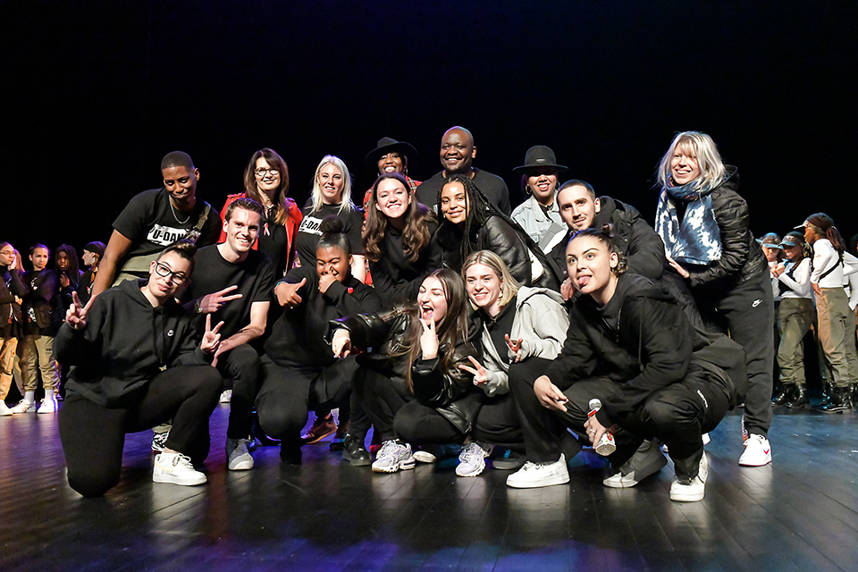 U_DANCE_SCHOOL_912