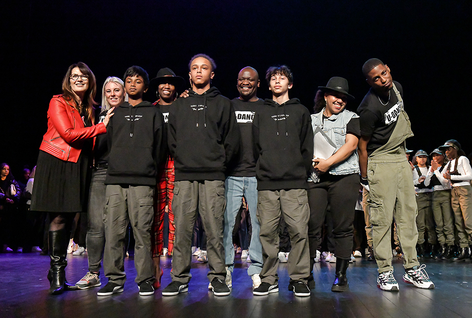 U_DANCE_SCHOOL_913