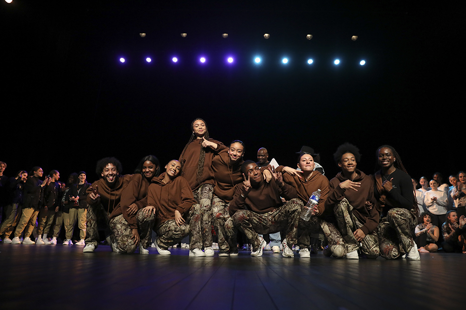 U_DANCE_SCHOOL_940