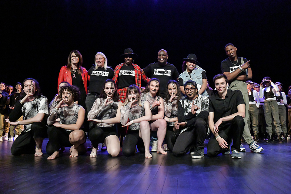 U_DANCE_SCHOOL_946