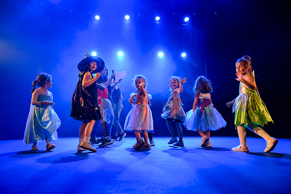 U_DANCE_SCHOOL_BABYS PEGG (1)
