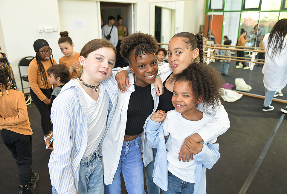 U_DANCE_SCHOOL_LOGES (1)