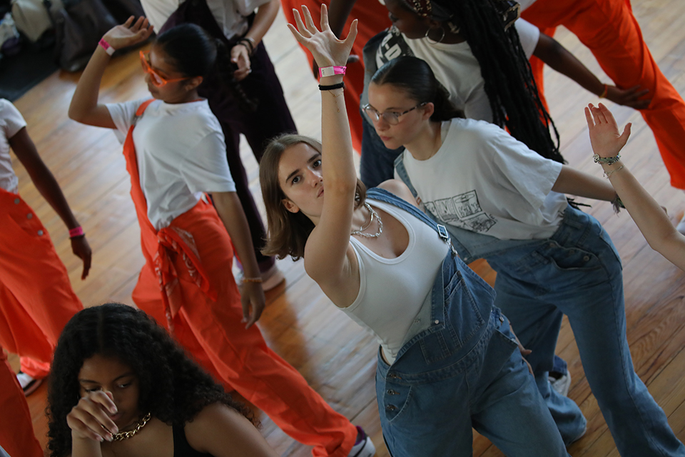 U_DANCE_SCHOOL_LOGES (25)