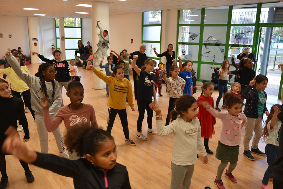 u_dance_school_313427820_473962034711401_6539888462333543764_n