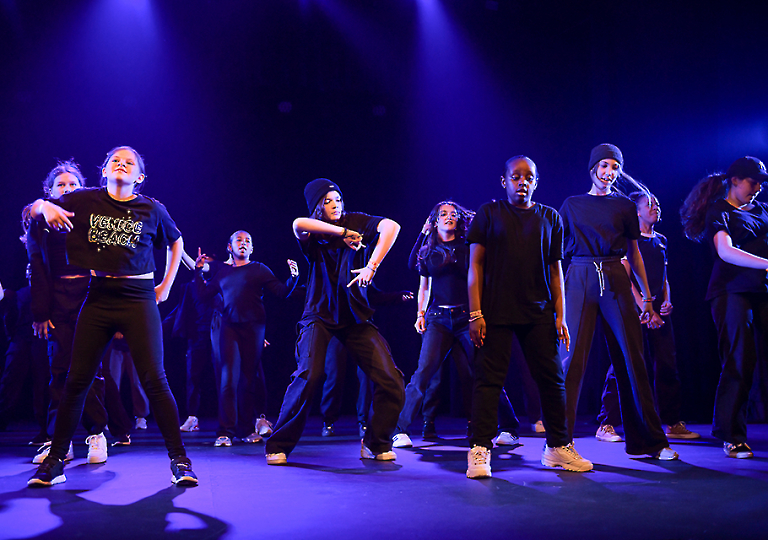 u_dance_school_297