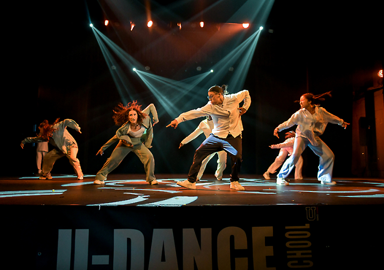 u_dance_school_525