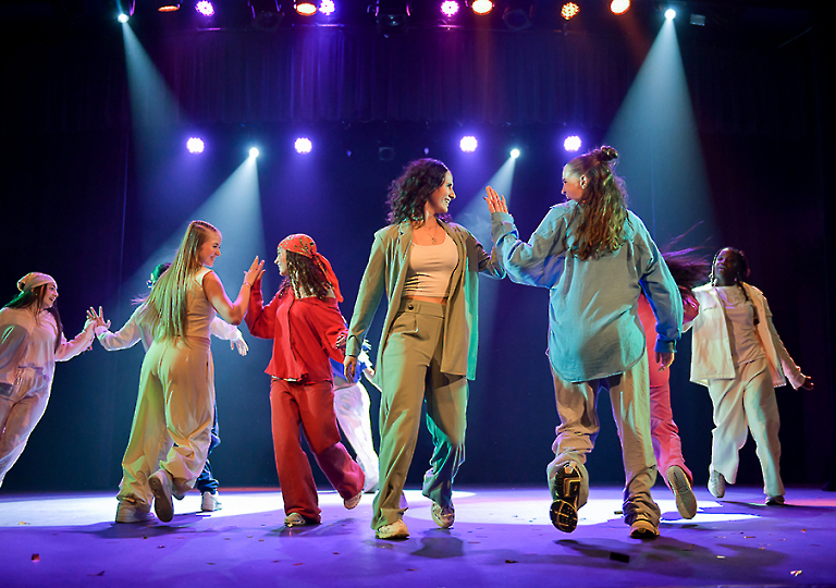u_dance_school_538